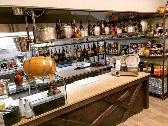 Hugò Food and Beverage